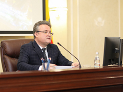 Вадим Кстенин: «Применение энергоэффективных технологий позволит нам и дальше развивать сети наружного освещения» Вадим Кстенин: «Применение энергоэффективных технологий позволит нам и дальше развивать сети наружного освещения»