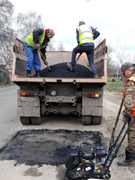 В Левобережном районе производится работы по приведении в нормальное состояние подъездных путей к кладбищам