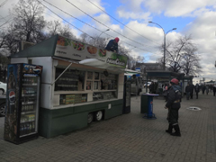 В Центральном районе демонтируются незаконно размещенные торговые объекты