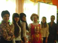 В Гуманитарно-образовательном центре библиотеке №37 им.В.А.Добрякова прошло праздничное мероприятие, посвященное Дню народного единства, в котором приняли участие ученики 9 класса школы №75