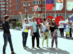 В Ленинском районе отметили день рождения микрорайона