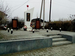 В микрорайонах Левобережного района благоустроили территории братских захоронений