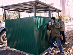 В Ленинском районе продолжаются работы по модернизации мест сбора твердых бытовых отходов