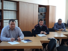 В управе Центрального района прошло заседание антитеррористической комиссии по вопросу подготовки и проведения последних звонков и выпускных вечеров В управе Центрального района прошло заседание антитеррористической комиссии по вопросу подготовки и проведения последних звонков и выпускных вечеров
