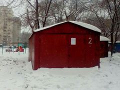 В Левобережном районе производится демонтаж незаконно установленных временных сооружений