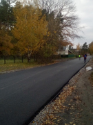 В микрорайоне Краснолесный завершился ремонт дороги по улице Спортивной