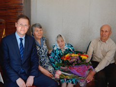 Жительницу Центрального района поздравили со столетним юбилеем