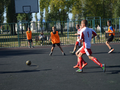 В Левобережном районе прошли районные соревнования по футболу «Кожаный мяч»