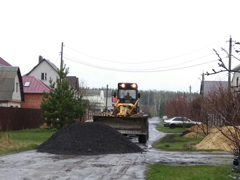 В городе продолжаются работы по аварийно-восстановительному ремонту дорог 