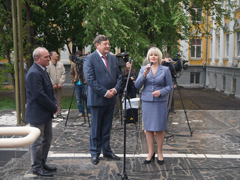 В Коминтерновском районе открыли мемориальную доску Валентину Постникову