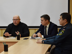 В Железнодорожном районе проинструктировали представителей торговых предприятий о соблюдении требований безопасности в период новогодних праздников В Железнодорожном районе проинструктировали представителей торговых предприятий о соблюдении требований безопасности в период новогодних праздников