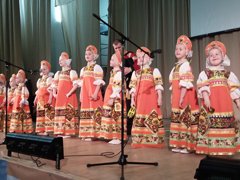 В Коминтерновском районе прошел фестиваль детского и семейного творчества «Веселая карусель»