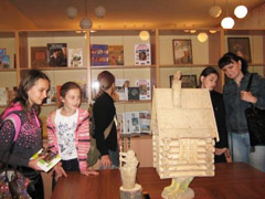 День открытых дверей «Аптека для души» прошел в профессиональный праздник библиотекарей в библиотеке №35 им.Б.И.Стукалина