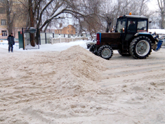 В Ленинском районе оказывают содействие муниципальным учреждениям образования