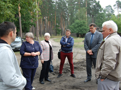 Руководитель управы Железнодорожного района провел выездное совещание по вопросу ремонта дорог в Краснолесном