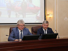 Александр Гусев провел планерное совещание