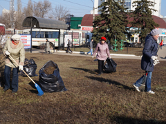 В Коминтерновском районе прошел субботник