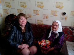 В Коминтерновском районе поздравили со 105-летним юбилеем долгожительницу