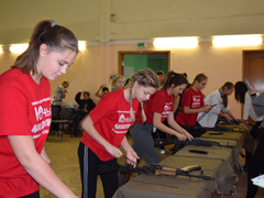 В Коминтерновском районе девушки соревновались в военно-прикладных дисциплинах