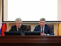 Александр Гусев провел планерное совещание