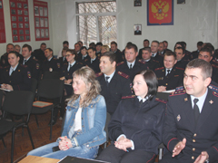 В районах города поздравили сотрудников органов внутренних дел РФ с профессиональным праздником
