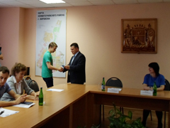 В Коминтерновском районе вручили удостоверения общественным инспекторам