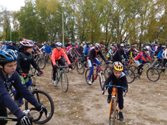 В Коминтерновском районе прошел осенний велокросс