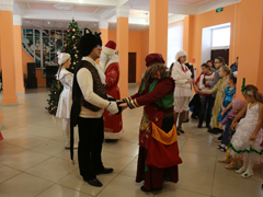 В Левобережном районе прошло новогоднее мероприятие для детей, воспитывающихся в замещающих семьях В Левобережном районе прошло новогоднее мероприятие для детей, воспитывающихся в замещающих семьях