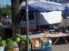 В районах города продолжается борьба с несанкционированной торговлей
