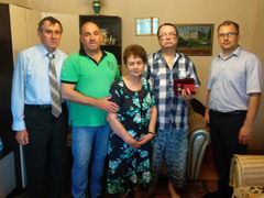 Ветерану боевых действий Бартеневу Леониду Ивановичу вручили памятный знак Ветерану боевых действий Бартеневу Леониду Ивановичу вручили памятный знак