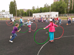 В Коминтерновском районе стартовала спартакиада пришкольных лагерей. 
