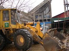 В Центральном районе продолжается демонтаж незаконных сооружений