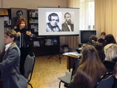 Литературно-музыкальный вечер «Певцы земли Воронежской» проведен в библиотеке №9 им.А.Жигулина