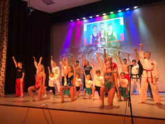 В Коминтерновском районе отметили День рождения гимназии «УВК №1»