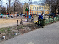 В Центральном районе начались работы по реконструкции детской зоны отдыха в сквере Никитинский