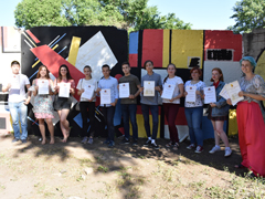 Школьники Ленинского района создают уникальную фото-студию под открытым небом