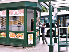 В Ленинском районе ликвидируют киоски, где осуществлялась незаконная  торговля  спиртным