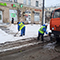 В районах города продолжается уборка улично-дорожной сети от снега и наледи