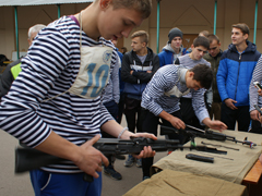 В Коминтерновском районе прошли соревнования по юнармейскому многоборью, приуроченные к 100 – летию комсомола