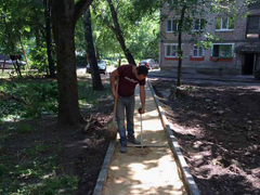 В районах города продолжается благоустройство дворовых территорий