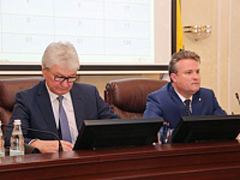 Глава Воронежа Вадим Кстенин провел еженедельное совещание