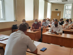 В Воронеже провели совещание с руководителями крупных торговых объектов  В Воронеже провели совещание с руководителями крупных торговых объектов