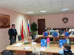 В Коминтерновском районе поздравили будущих первоклассников