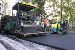 В Ленинском районе активно ведется работа по благоустройству дворовых территорий