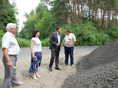 Руководитель управы Железнодорожного района провел выездное совещание с подрядчиком по ремонту улично-дорожной сети